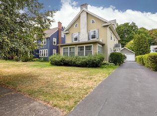 204 Twin Hills Dr, Syracuse, NY 13207