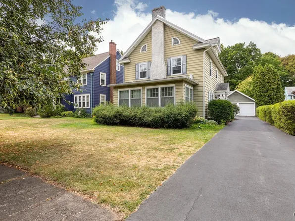 204 Twin Hills Dr, Syracuse, NY 13207