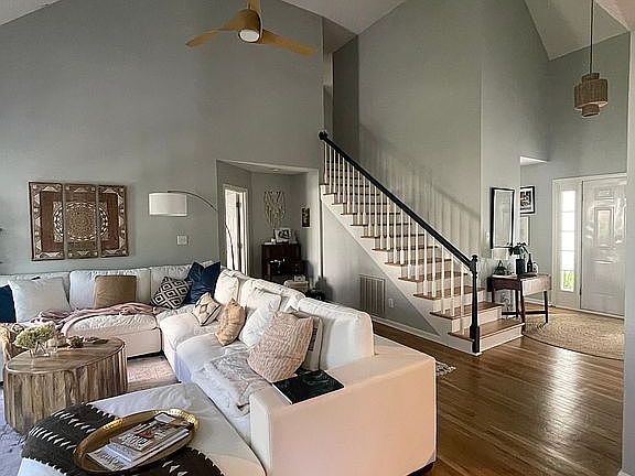 4th image of 4107 Benfield Ct