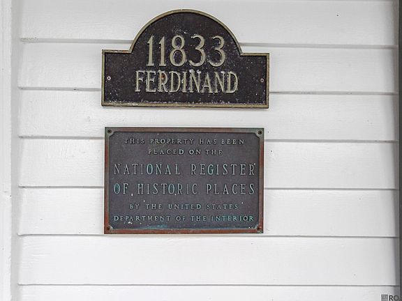 4th image of 11833 Ferdinand St