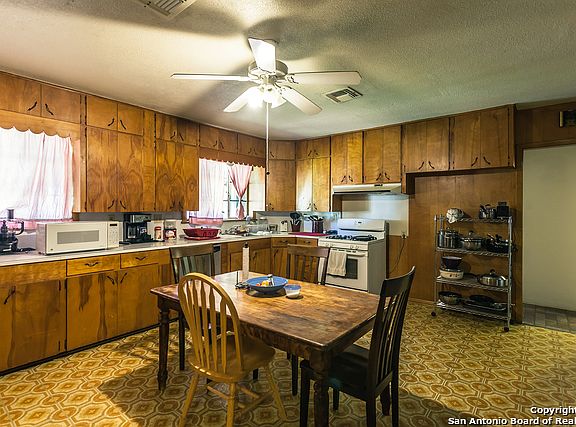 5th image of 132 Kendalia Ave