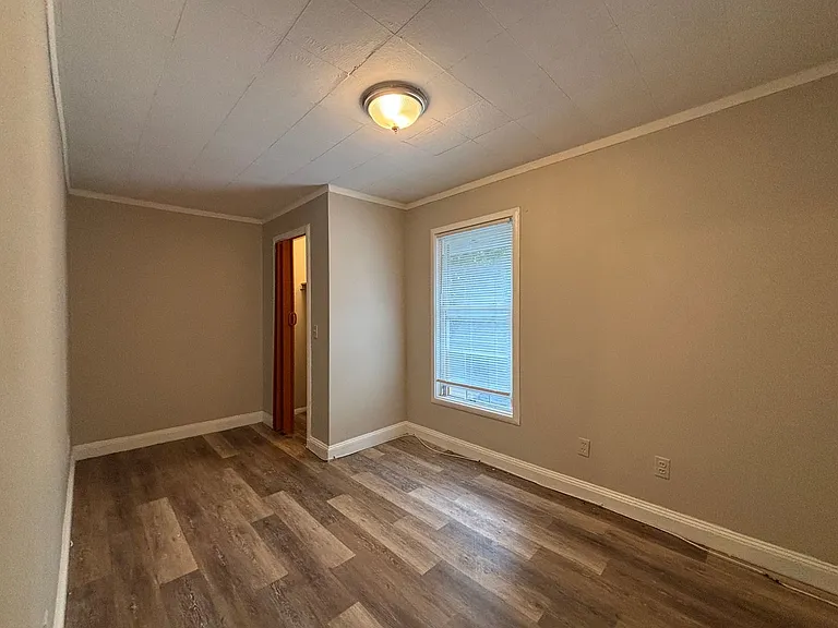 16 Asbury St — Photo 18