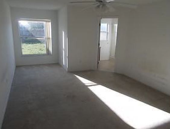 3rd image of 2902 SE Ironton Ave