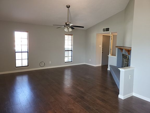 2nd image of 2922 Centennial Dr