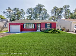 52 Auburn Rd, Toms River, NJ 08757