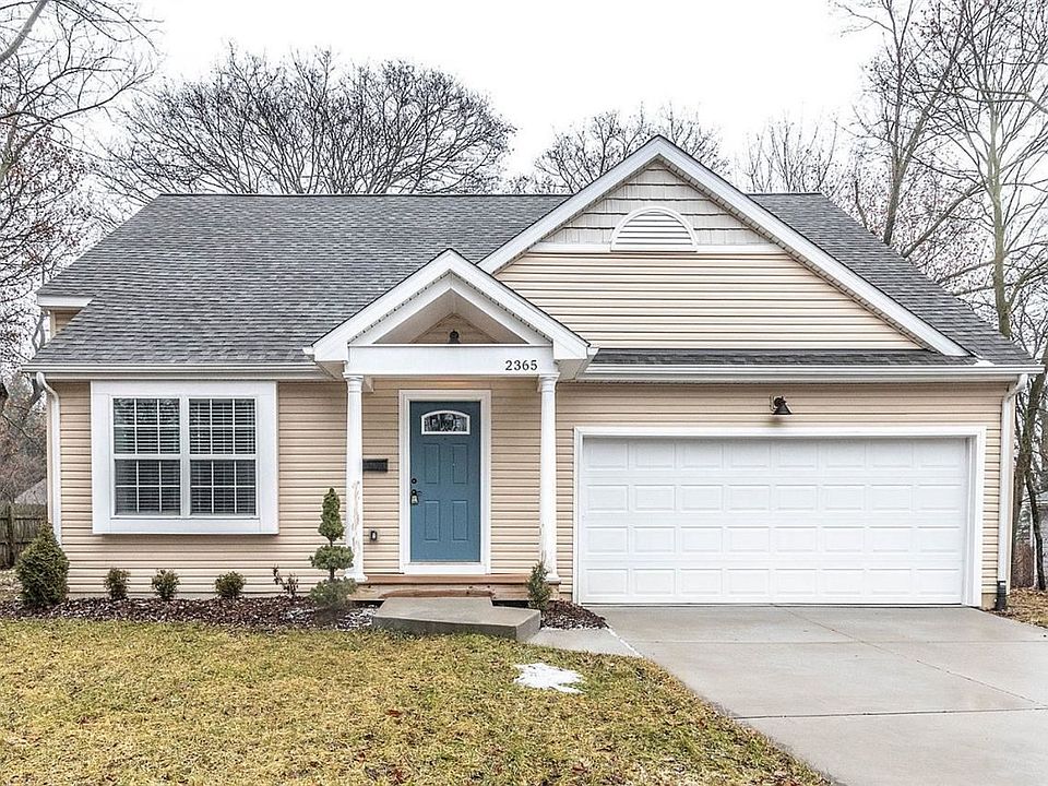 1st image of 2365 Pinecrest Ave