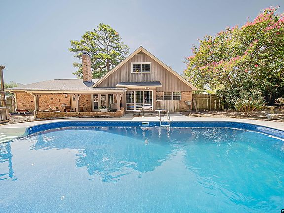 2nd image of 513 Top Hill Dr