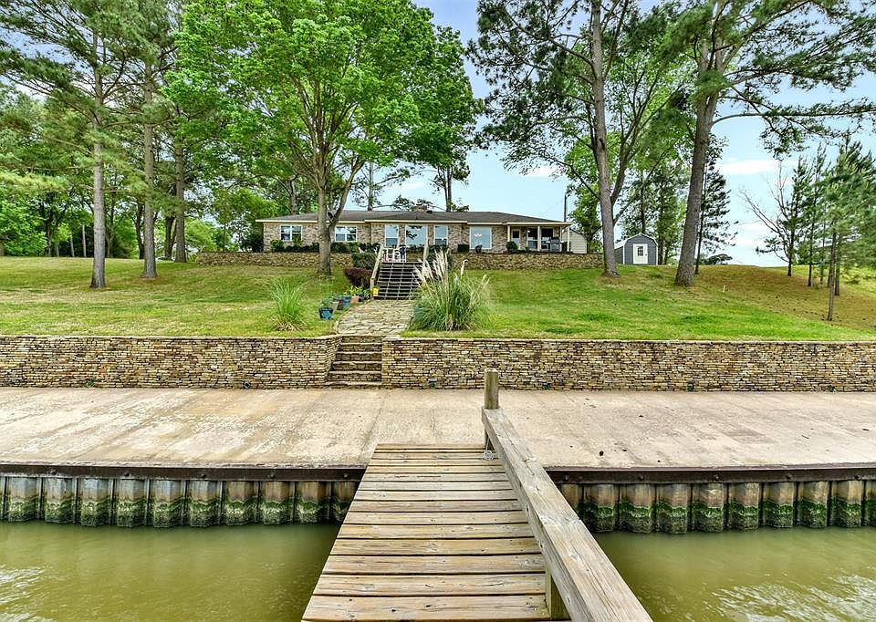 1st image of 754 Shoreline Dr