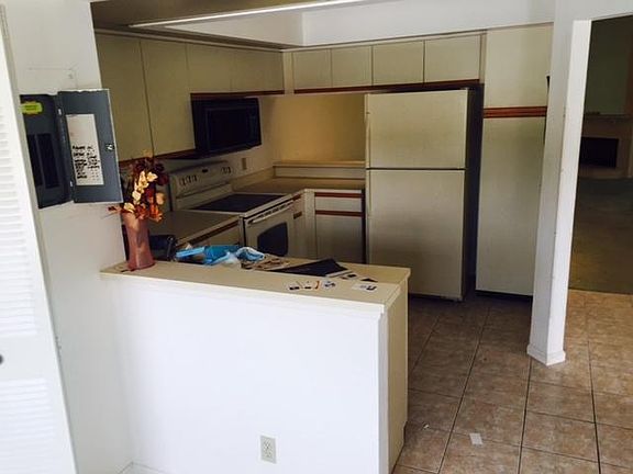 3rd image of 600 Crosswinds Dr APT F2