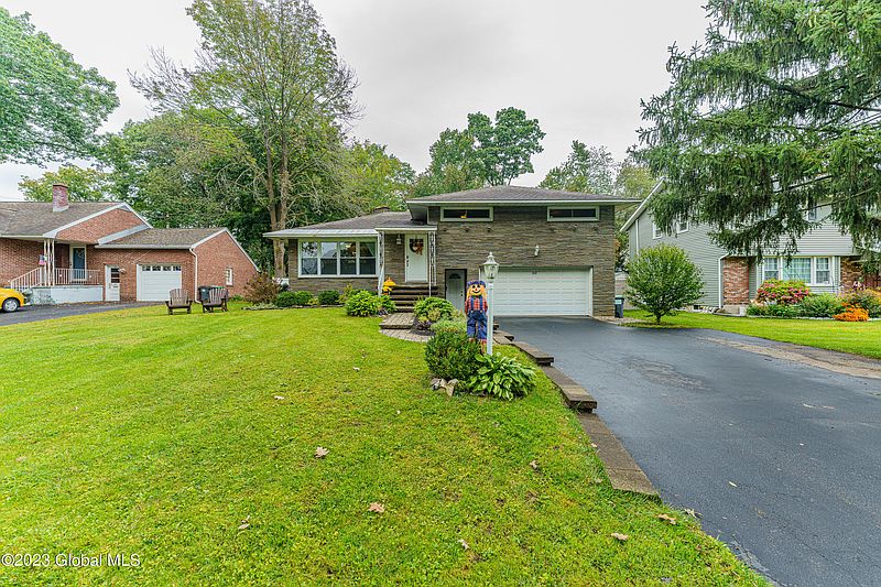 2nd image of 50 Miles Standish Road
