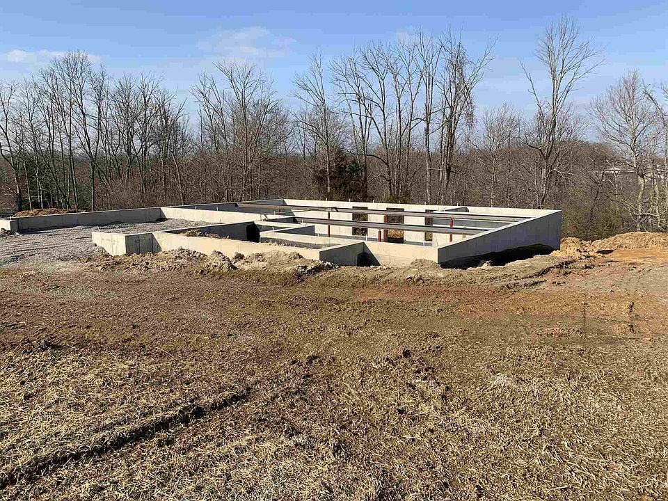 2nd image of 555 Claiborne Dr