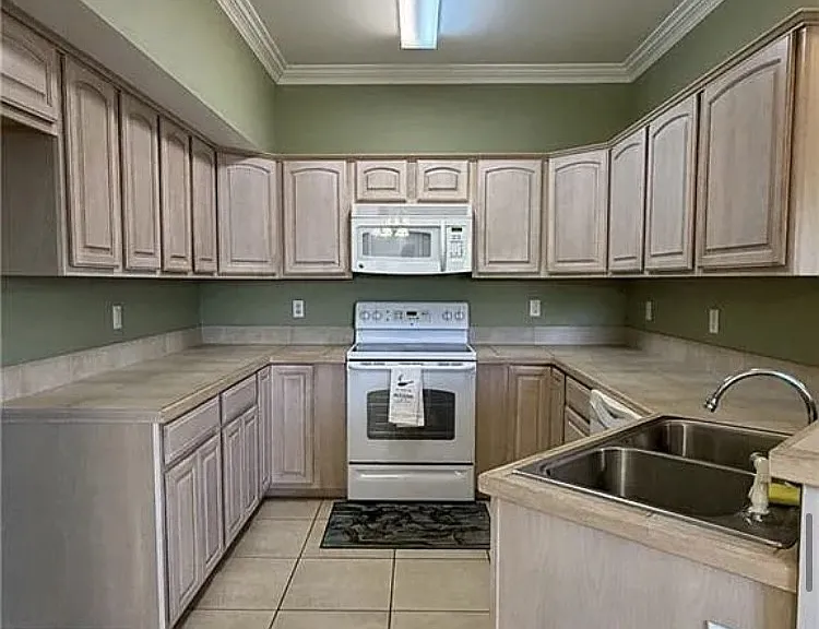 130 Northshore Cir #B — Photo 23