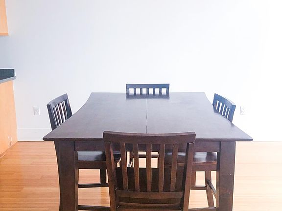2nd Floor: Dining Area