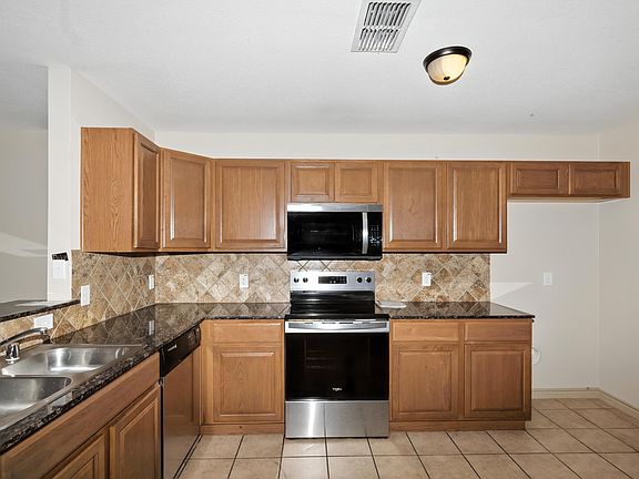 3rd image of 3905 Vista Mar Dr