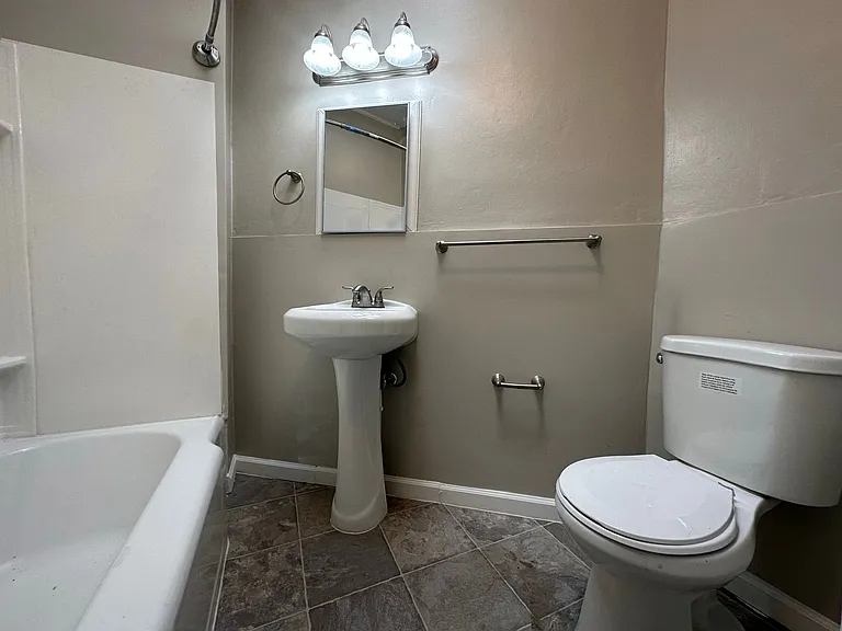 Greenside Manor — Photo 164