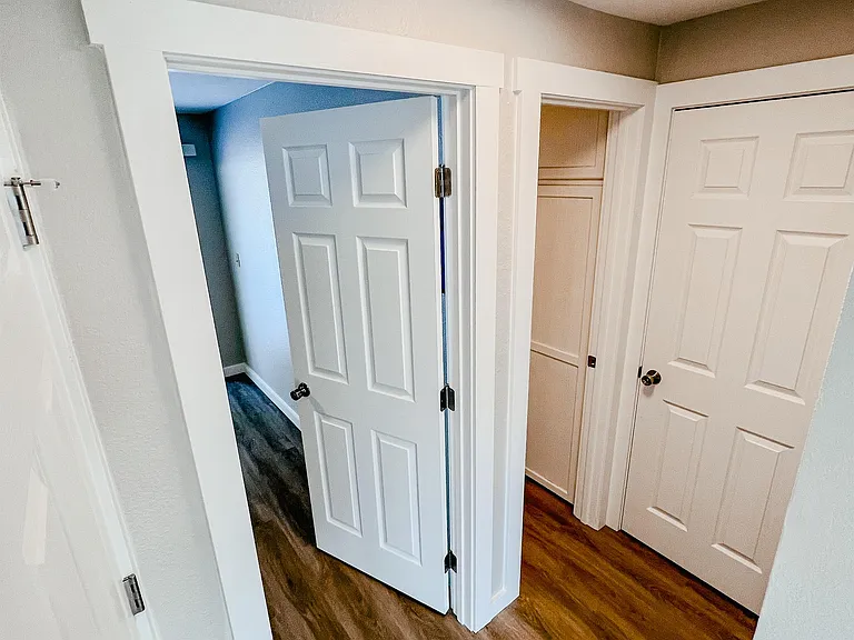 Highland Apartments - 12233-3 — Photo 8