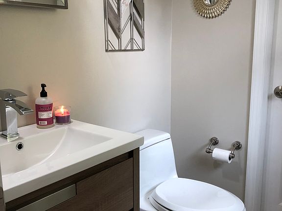 1/2 bath