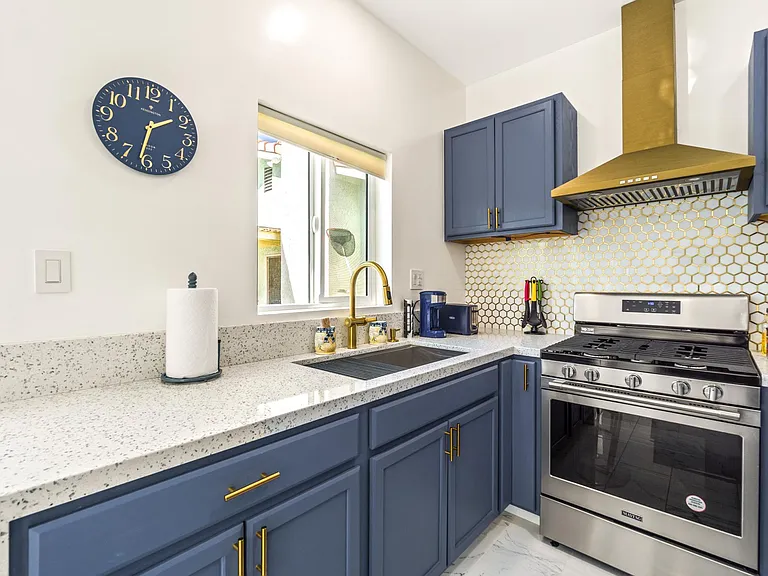 2089 N San Antonio Rd — Photo 6