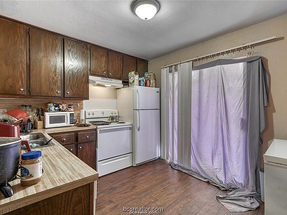 5th image of 315 Manuel Dr APT B