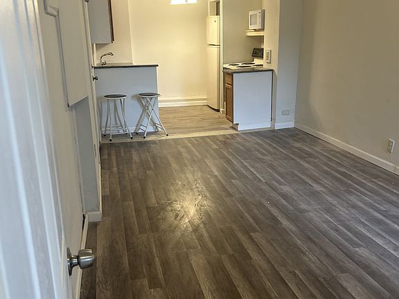 2nd image of 5524 N Fairhill St Floor 1