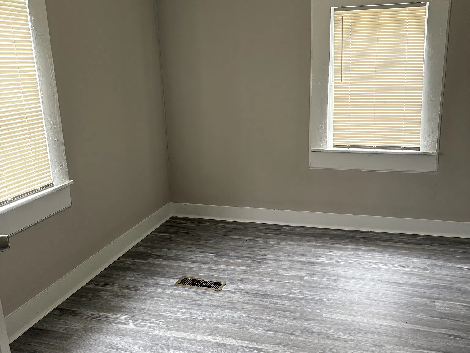 309 Carver Street - 1 — Photo 2