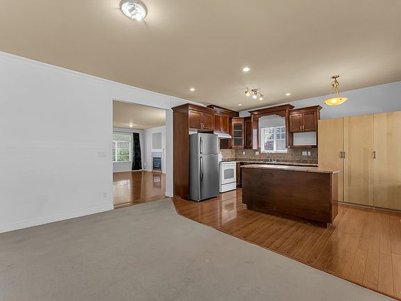 3rd image of 6803 192nd St