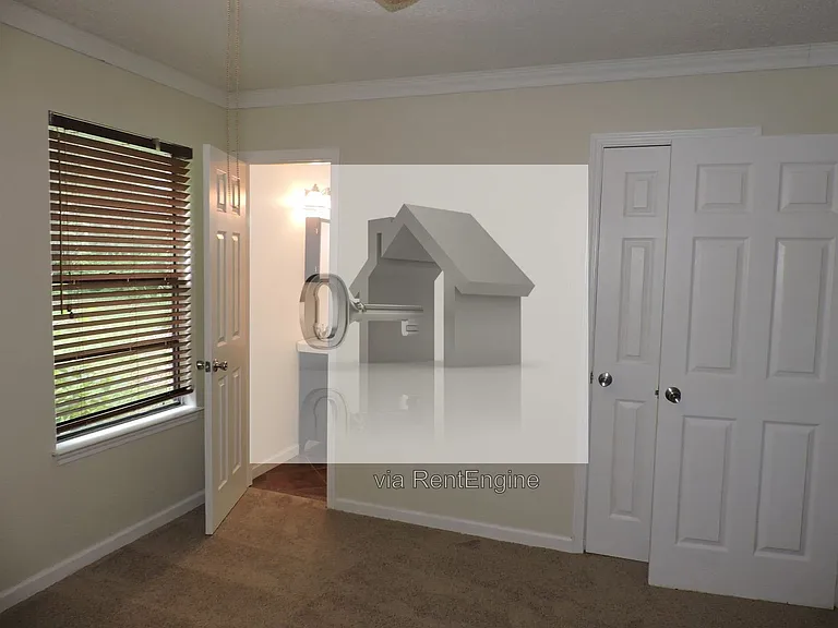7823 Dartmoor Dr — Photo 12