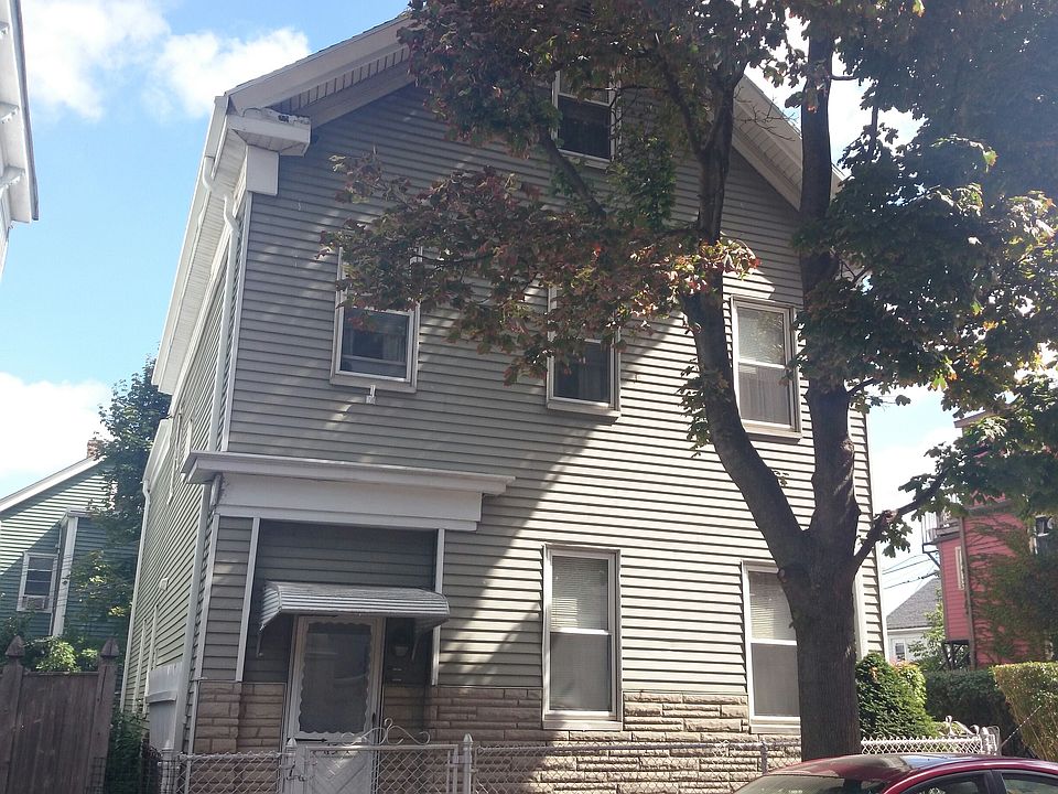 2nd image of 15 Middle St