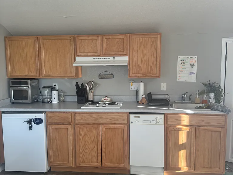 2264 Saint Paul Dr #B — Photo 7