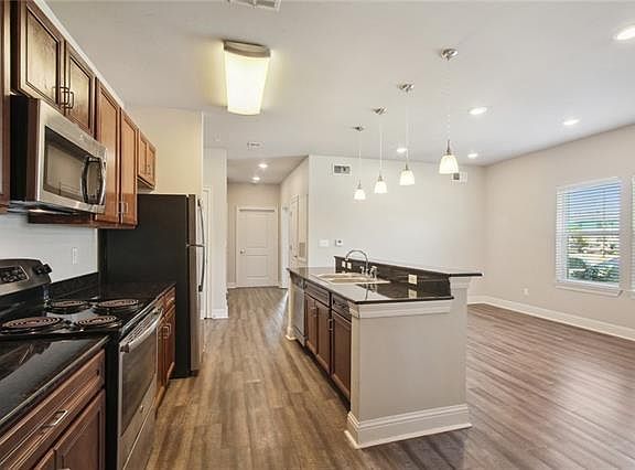 4th image of 2725 Independence St #306