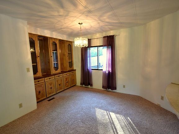 5th image of 3349 NE 202nd St