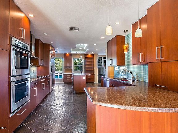 1716 E Aurelius-8