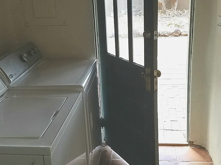 Complimentry Laundry Room (accessed from the patio)