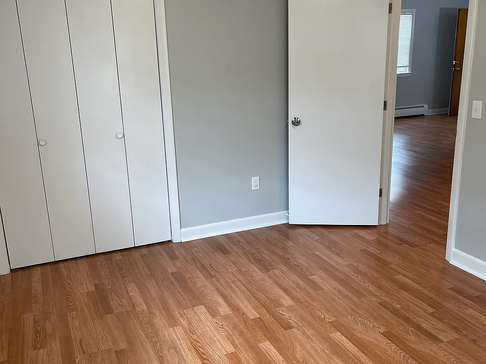 5 Lawrence Ave #4