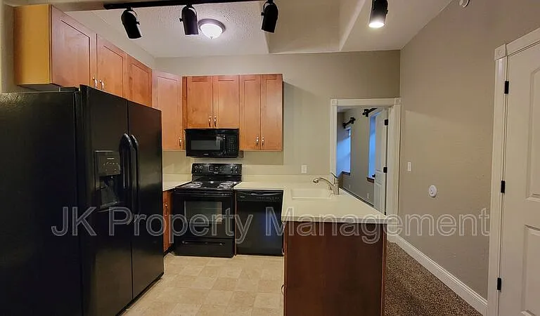 413 Central Ave #306 — Photo 6