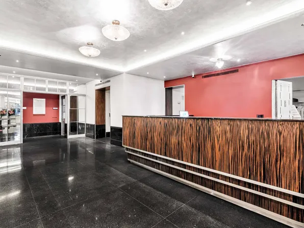 307 East 44th Street image 8 of 27