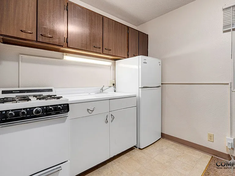 1215 S Dewey St — Photo 15