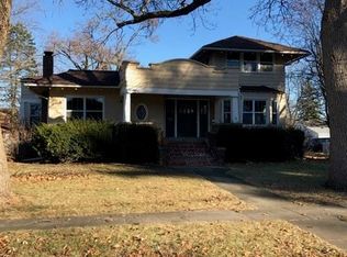 802 S 6th Ave W, Newton, IA 50208