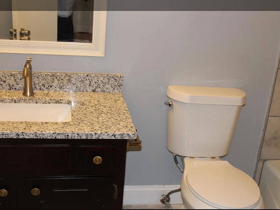 2nd image of 124 Clancy Cir