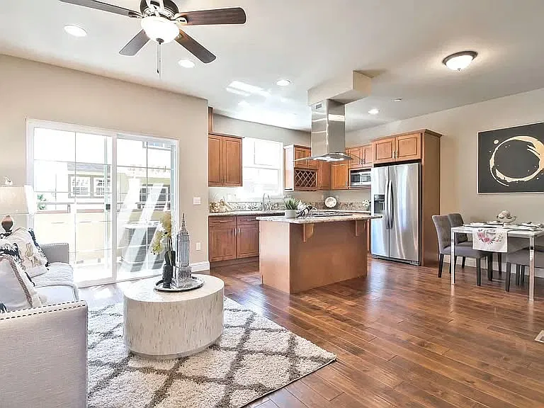 3 bed, 3.5 bath, 1461 sqft, $3,995 — Photo 1