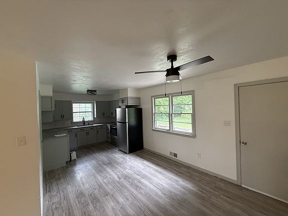 3rd image of 136 N Crownpoint Dr