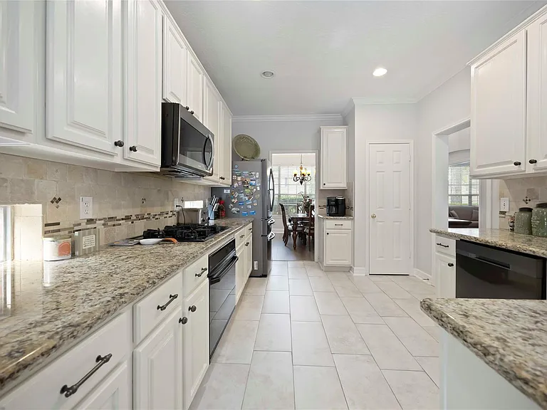 13611 Delacey Ln — Photo 6