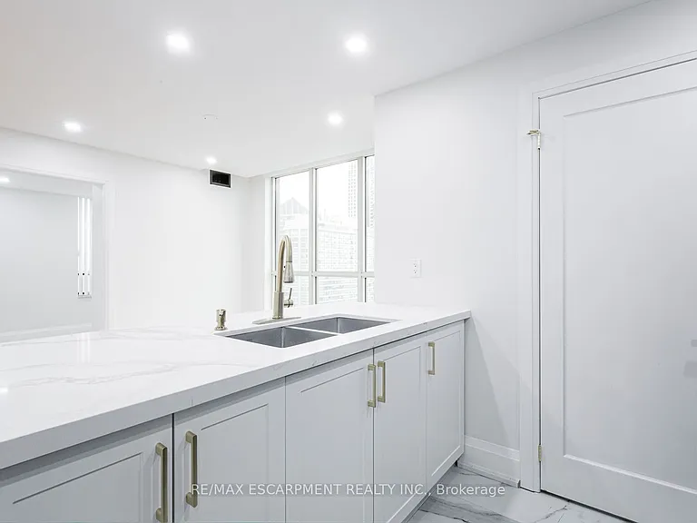 285 Enfield Pl #1603 — Photo 7