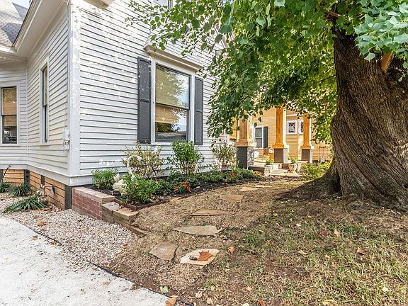 3rd image of 408 S Sycamore St