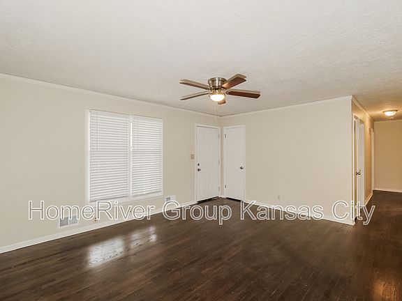 5th image of 4224 E 42nd Ct S