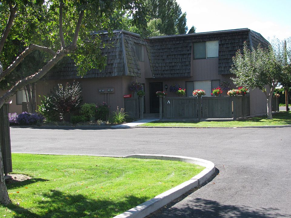 Apartment in Gated Community