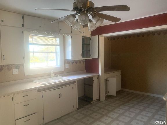 4th image of 1307 Newton Ave