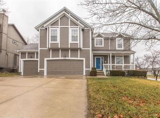 5021 Lakecrest Dr, Shawnee, KS 66218