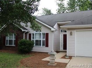 8818 Steelechase Dr, Charlotte, NC 28273