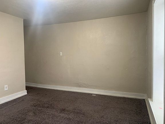 2nd image of 352 Catherine St Unit B